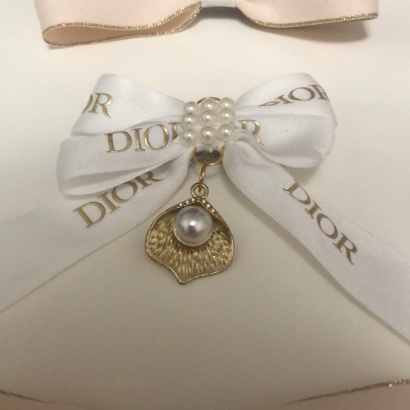 DIOR Hair Clip Set- handmade with original DIOR ribbon - Picture 2 of 6